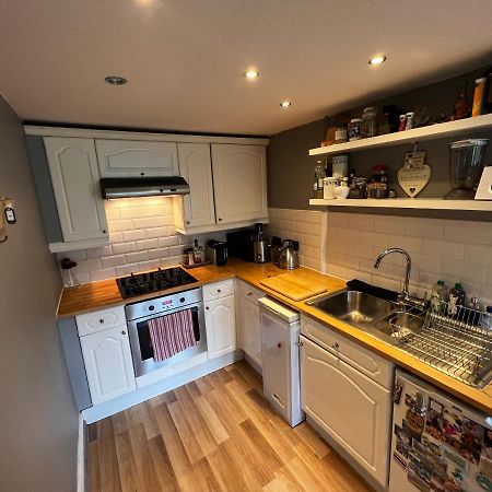 1 Bedroom Flat In Tolcross, Glasgow Top Floor. Exteriér fotografie