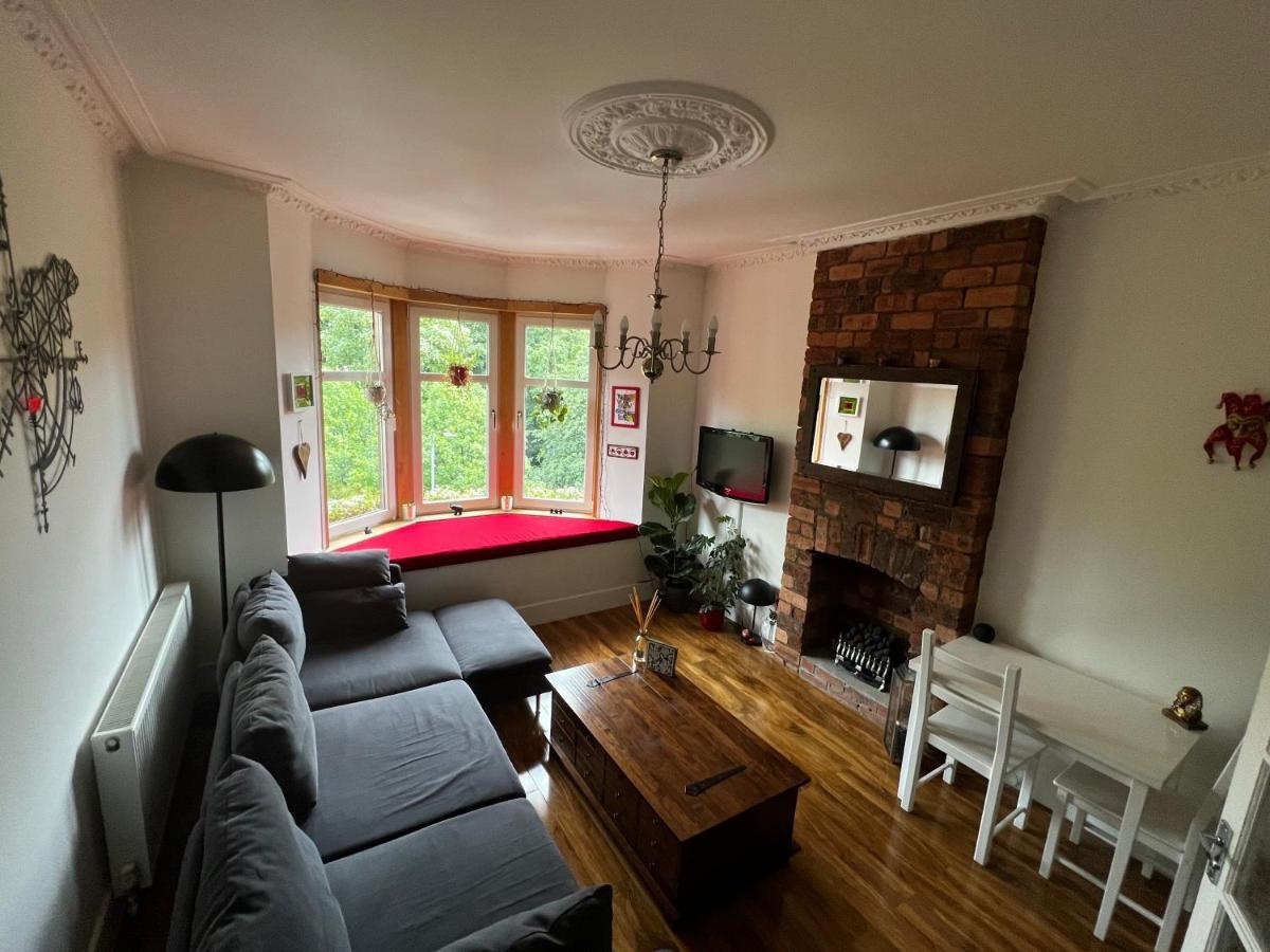 1 Bedroom Flat In Tolcross, Glasgow Top Floor. Exteriér fotografie